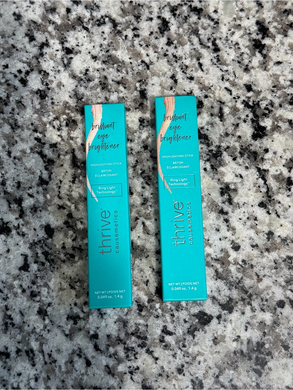 2 Thrive Causemetics Brilliant
Eye Brightener Stick Stella Champagne Shimmer NIB